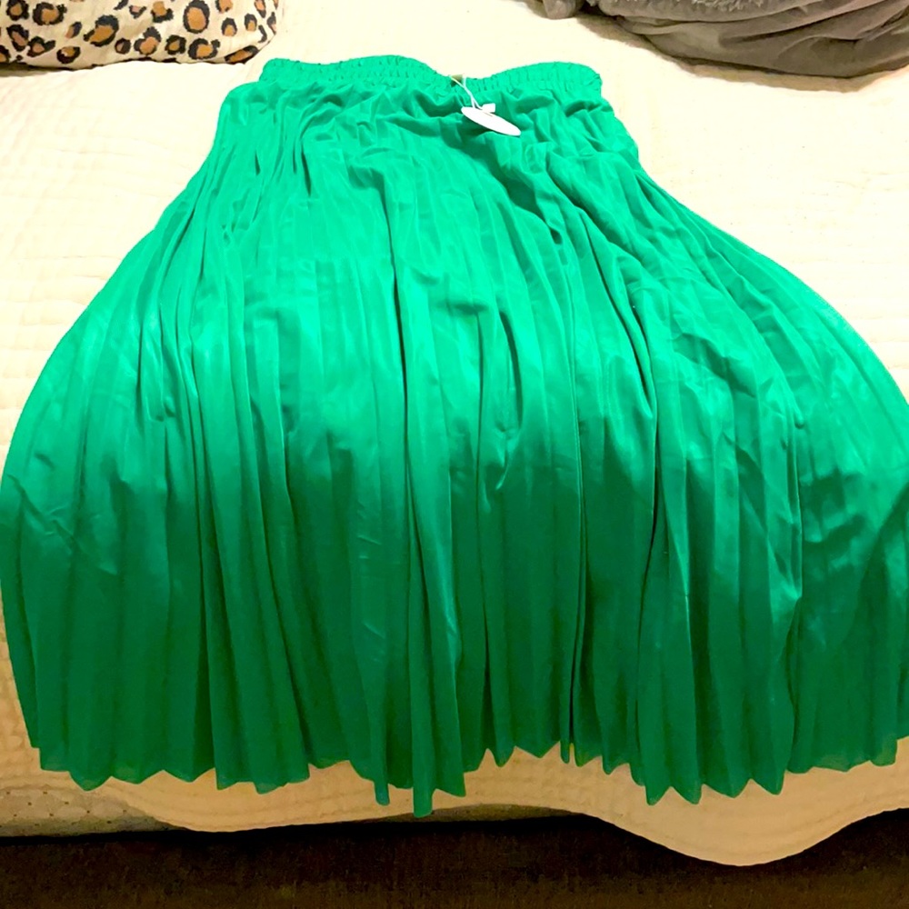 Green midi skirt